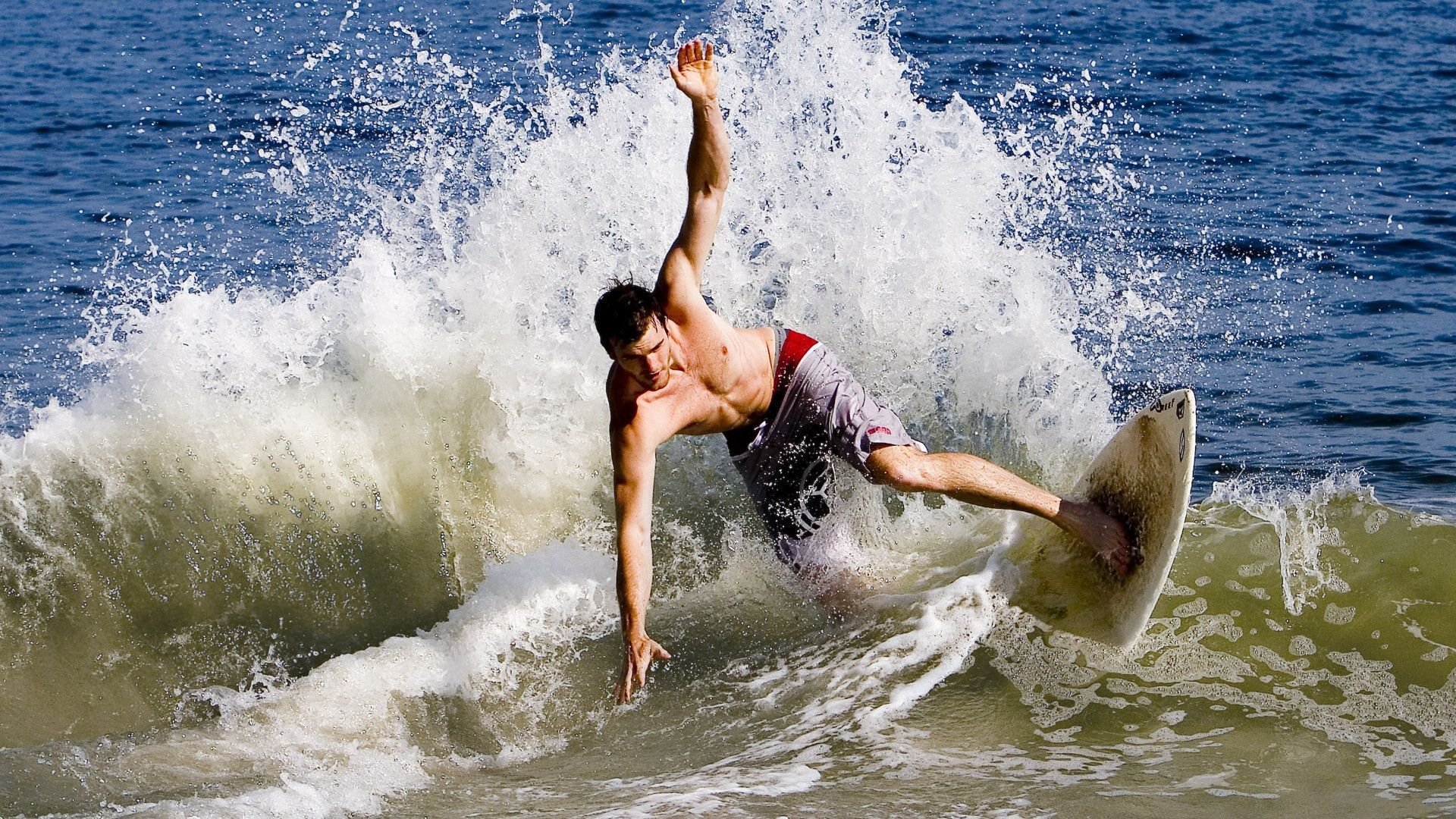 “传感器+视频分析打造实时战术决策辅助系统”