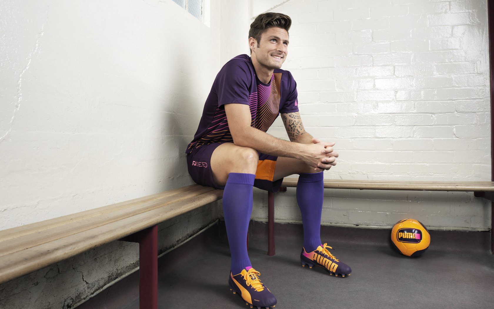 墨西哥队争夺中北美区出线席位激烈，墨西哥联赛比赛中断